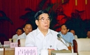 卢钟鹤、梁明同志出席汕头市科协第七次代表大会