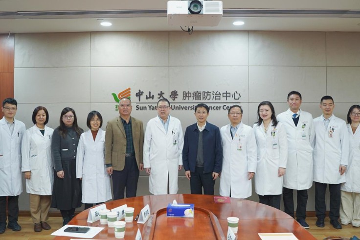 成洪波走访慰问科技工作者