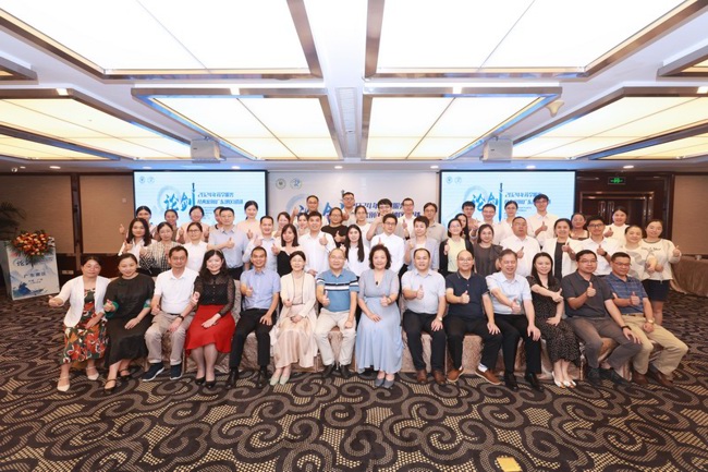 评委、导师、参赛选手等合影