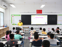 2025年“百千万·莞一夏”凤岗青少年儿童暑期公益服务活动之“AI小小探险家”课程启动